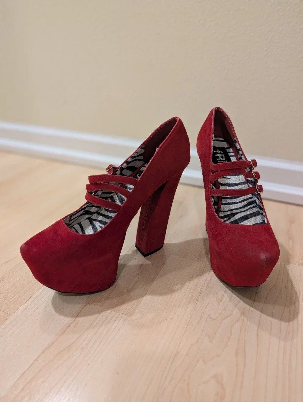 FRH Vintage 1990s vegan red suede platform sky high Mary Jane heels, Sz 8